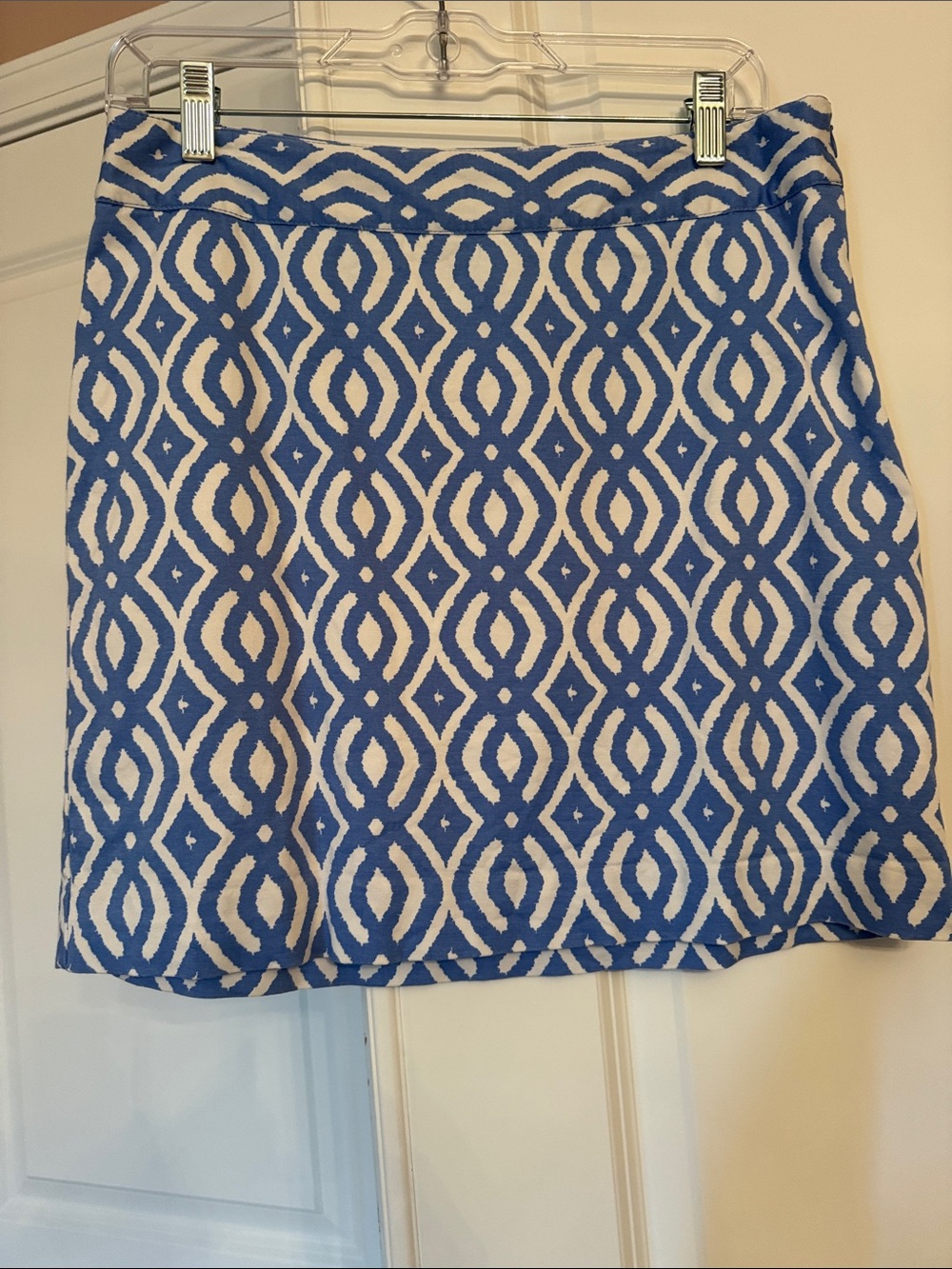 Vineyard Vines Blue and White Geometric Mini Skirt